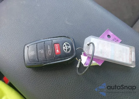 2025 Toyota Camry Le from USA, damaged, VIN 4T1DAACK5SU049980